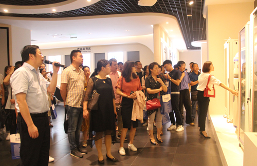 ��ʨ�����(�й�)���޹�˾-Official website